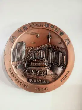 Dijual pajangan piring Seoul murah