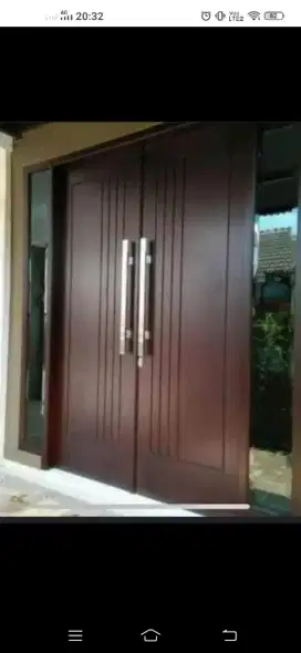 Kusen + pintu 2 + kusen jendela 2 dan daun dari kayu bekas Meranti