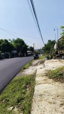 Dijual tanah pinggir jalan raya Deket alun alun kota