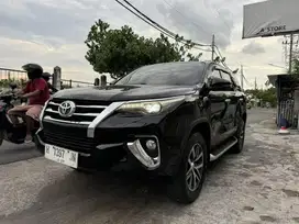 TERMURAH Toyota Fortuner VRZ Diesel Automatic Hitam 2017