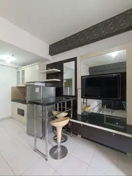 Disewakan Apartemen Berkeley Full Furnished View Hadap Kolam Renang