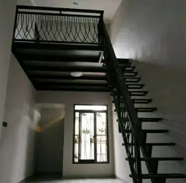 Atap mezanin dalam rumah/luar rumah
