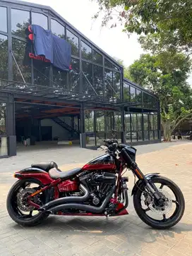 Harley Davidson Breakout 2017