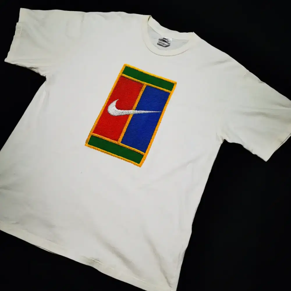 Vintage 90s  Nike court tennis shirt
