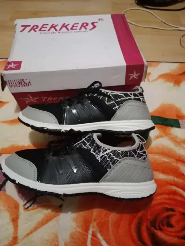 Sepatu Raning 39