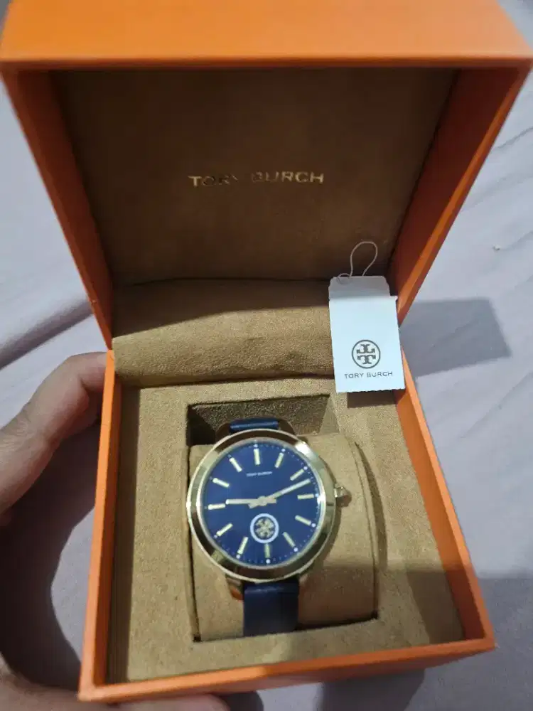 Jam tangan Tory Burch