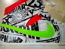 Sepatu jordan 1 mid grafity