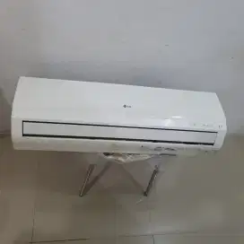 Second Ac Indoor LG 1,5pk ( mulus dan Ori)