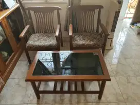 Meja tamu + 2 kursi tamu merk Taruna Furniture