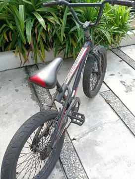 Sepeda BMX Juara