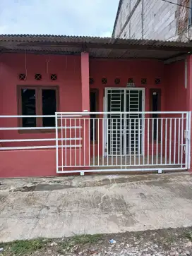 Dijual rumah lokasi strategis di Radar Auri ( tanpa perantara )