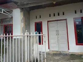 Di kontrakan rumah di perumnas belimbing