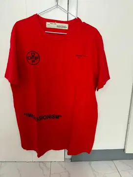 Kaos Bermerk Merah