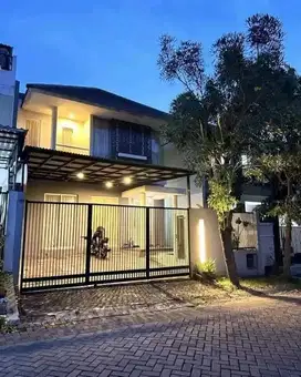 Dijual CepatRumah 2 Lantai Alam Galaxy Surabaya Barat