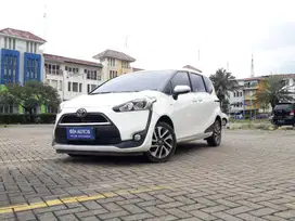 DP Rendah  5JT Toyota Sienta 1.5 V Bensin-MT 2017 Putih