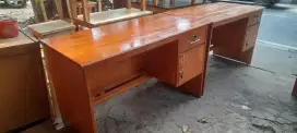 Meja kantor untuk staf,sekertaris,guru
