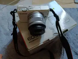 Kamera mirrorless Canon eos m10