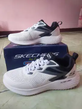 Sepatu SKECHERS PRIA PUTIH UKURAN 40