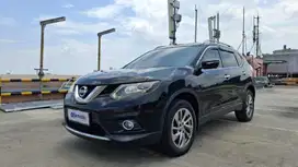 Nissan X-Trail 2.5 Bensin-AT 2014 Hitam /