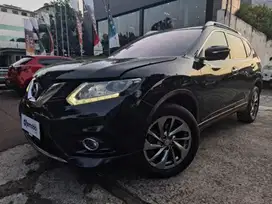 DP Rendah  10JT Nissan Xtrail 2.5 Bensin-AT 2015 Hitam