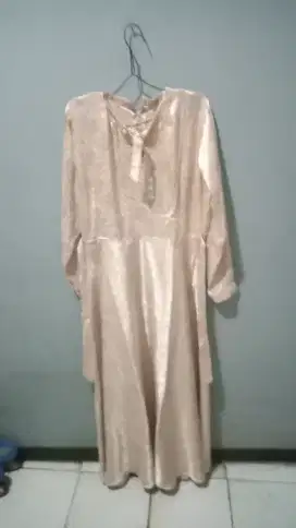 Dijual baju gamis wanita.