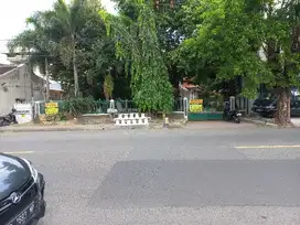 Dijual rumah lokasi pinggir jalan propinsi dekat pasar nusukan solo