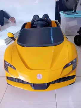 Mobil Aki Anak Warna Kuning