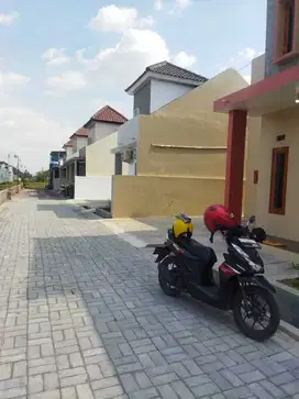 dijual tanah lokasi barat luwes kartasura bisa lewat KPR bank