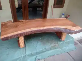 Meja Makan Kayu Besar