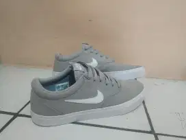 Sepatu nike sb original