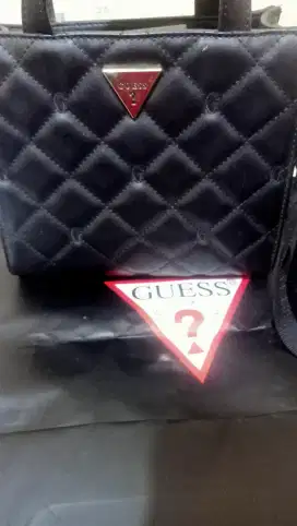 Guess original ,bagus bgt asli nya,ada paper bag