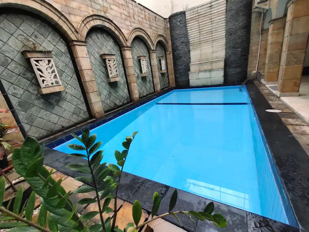 JASA PERAWATAN KOLAM RENANG