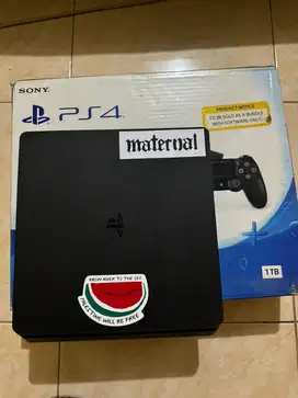 PLAYSTATION 4 SLIM 1 TB