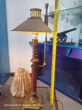 Pajangan lampu antik