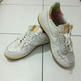 Sepatu Nike Putih