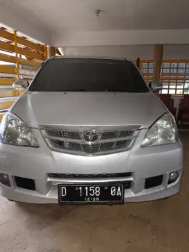 Bismillah numpang jual toyota Avanza G 2011 silver. No. D