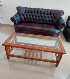 Sofa dan meja kayu