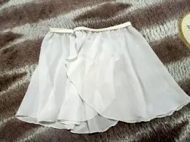 Rok tutu anak putih