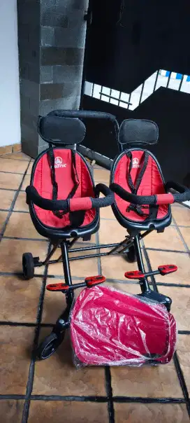 Stroller Kembar Exotic ( Mint kondisi )