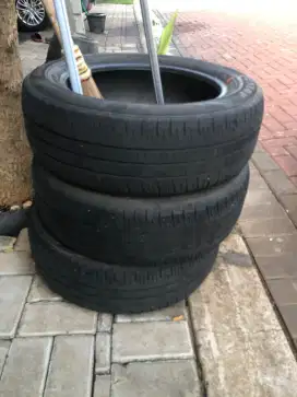 Ban Mobil Dunlop 195/60R16