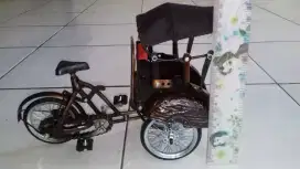 Miniatur Becak Cantik