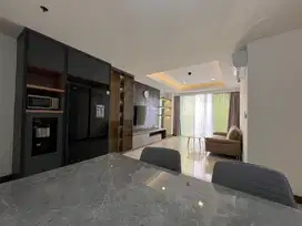 Disewakan Apartemen AKR Gallery West Residence – 3 BR Fully Furnished