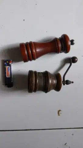 2 Penggerus Lada /WoodPeppers Mills