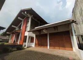 Rumah nyaman terawat di dangdeur Surya sumantri Bandung