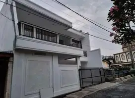 dijual rumah mewah komplek Ciputat tangsel