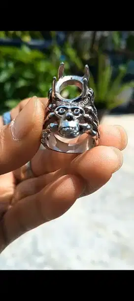 CINCIN TENGKORAK BATU AKIK BAHAN TITANIUM/CINCIN BATU AKIK UNIK LANGKA