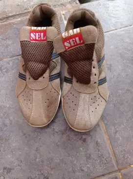 sepatu graselㅤㅤㅤㅤ