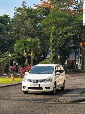 DP 9JT NISSAN GRAND LIVINA XV 1.5 AT 2017