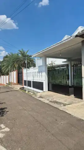DIJUAL RUMAH, LB.215M2, LT.280M2, NYAMAN, ASRI, TANAH SAREAL