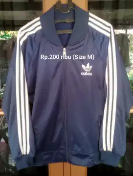 Jaket body fit size L fit M